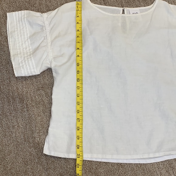 Excellent used condition. White linen/cotton blend women’s top from GAP.Sz small - Picture 10 of 11